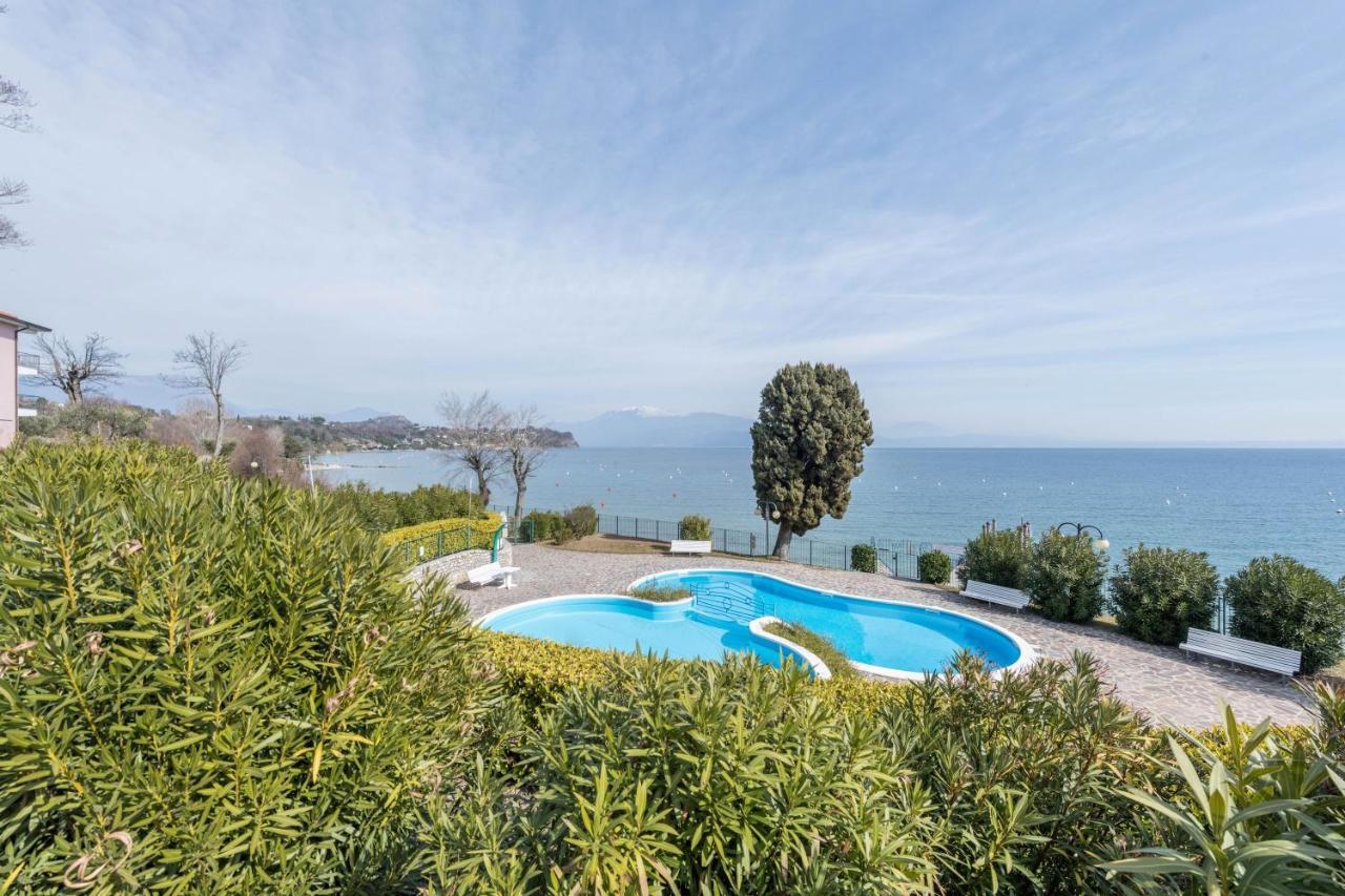 On The Beach Lake View Manerba del Garda Εξωτερικό φωτογραφία