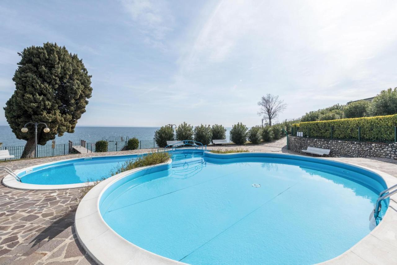 On The Beach Lake View Manerba del Garda Εξωτερικό φωτογραφία
