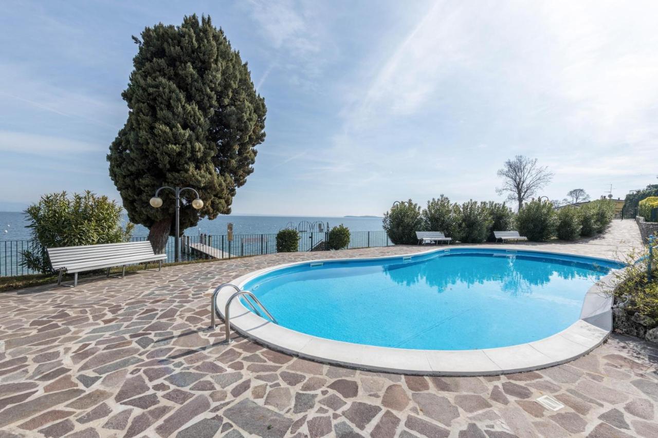 On The Beach Lake View Manerba del Garda Εξωτερικό φωτογραφία