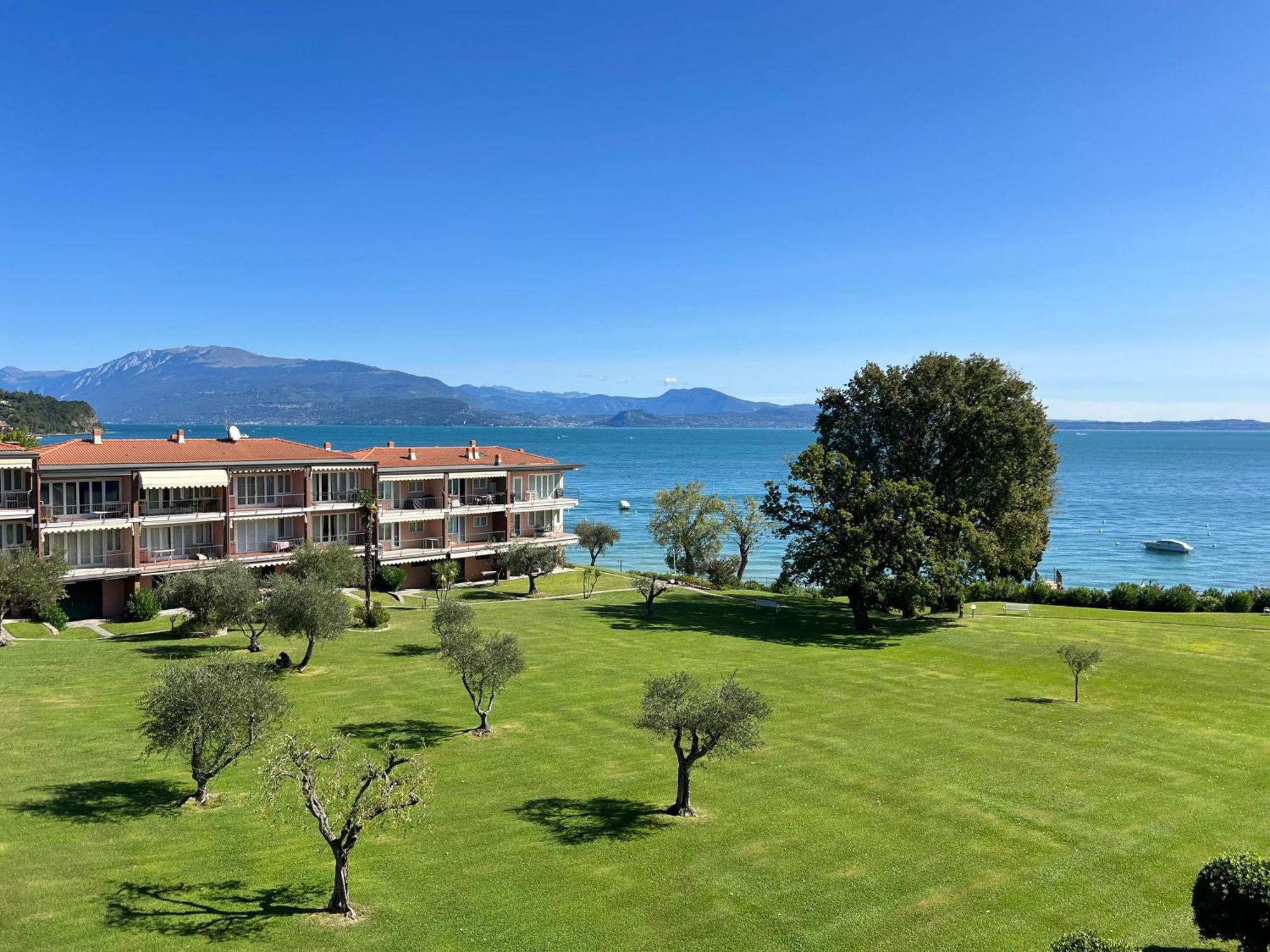 On The Beach Lake View Manerba del Garda Εξωτερικό φωτογραφία